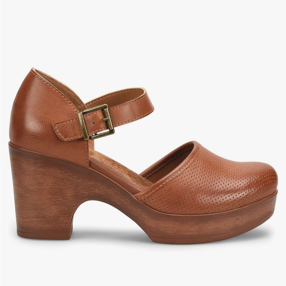Gia clog. SUPER COMFORTABLE!